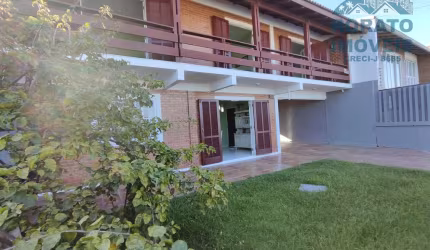 Sobrado Beira Mar com Piscina e Churrasqueira