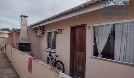 Casa em Condomínio - Próximo a Caiobá.