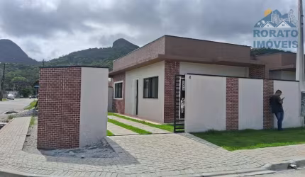 Casa em Tabuleiro  -  Matinhos