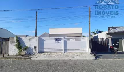 Casa em Praia de Leste com piscina e suíte  -  Pontal do Paraná