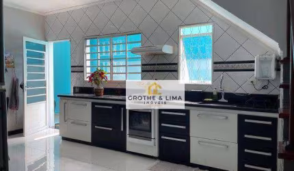 Sobrado com 3 dormitórios à venda, 190 m² por R$ 689.000,00 - Cidade Morumbi - São José dos Campos/SP
