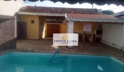 Casa com 3 dormitórios à venda, 178 m²