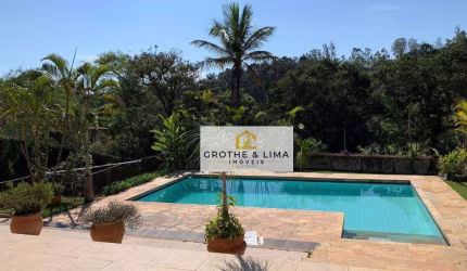 Casa com 3 dormitórios à venda, 300 m² por R$ 2.000.000,00 - Condomínio Lagoinha - Jacareí/SP