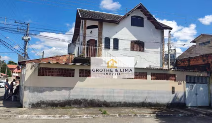 Sobrado com 3 dormitórios à venda, 270 m² por R$ 954.000,00 - Jardim Portugal - São José dos Campos/SP
