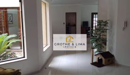 Sobrado com 4 dormitórios à venda, 227 m² por R$ 860.000,00 - Residencial São Charbel - Taubaté/SP