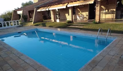 Maravilhosa Casa espaçosa com piscina!  Com 4 dormitórios, sendo 3 suítes, 440 m² - venda por R$ 1.710.000 ou aluguel por R$ 9.100/mês