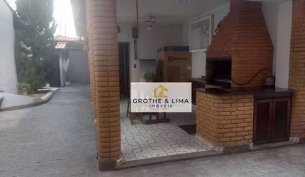 Sobrado com 4 dormitórios, 200 m² - venda por R$ 950.000,00 ou aluguel por R$ 6.161,88/mês - Vila Jaboticabeira - Taubaté/SP