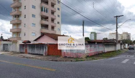 Casa de esquina, 2 terrenos e 3 dormitórios à venda  por R$ 540.000 com 595 metros de terreno