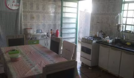 Sobrado com 2 dormitórios à venda, 70 m² por R$ 318.000,00 - Chácara São Silvestre - Taubaté/SP