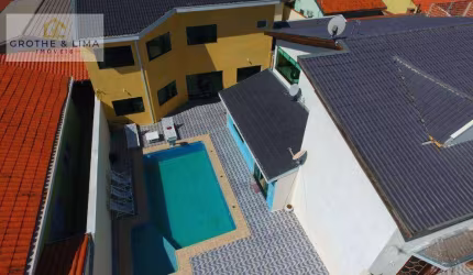 Casa com 5 dormitórios à venda, 380 m² por R$ 850.000,00 - Village das Flores - Caçapava/SP