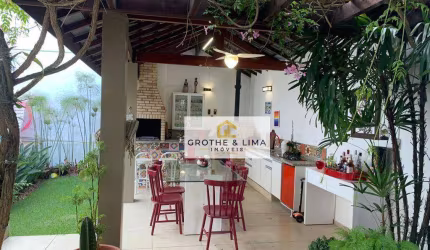 Casa com 3 dormitórios, 300 m² por R$ 2.680.000, Jardim das Colinas - São José dos Campos/SP