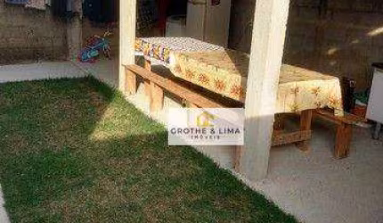 Sobrado com 3 dormitórios à venda, 130 m² por R$ 209.880,00 - Vila Favorino - Caçapava/SP