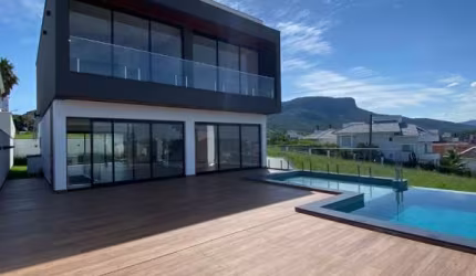 Casa com 3 quartos à venda em Pedra Branca, Palhoça  por R$ 2.900.000