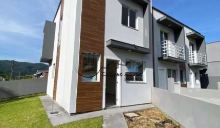 Casa com 2 quartos à venda na Bela Vista, Palhoça  por R$ 346.809