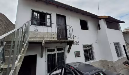 Casa com 3 quartos à venda na Agronômica, Florianópolis  por R$ 901.000