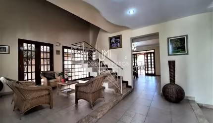Casa com 03 quartos à venda no Palmares.