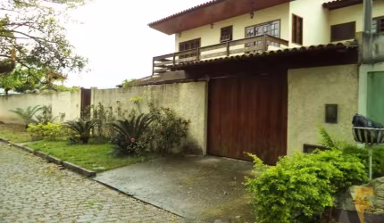 Pechincha - casa - duplex - condomínio fechado - enorme varanda.