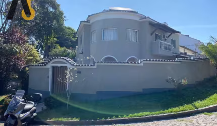 Casa excepcional a venda na Freguesia!!!