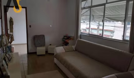 Casa Duplex  4 quartos, uma suíte.