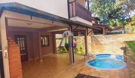 Sobrado à venda em Campinas, Parque Rural Fazenda Santa Cândida, com 4 quartos, com 185 m²
