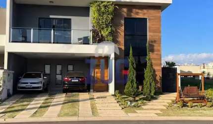 Sobrado à venda em Campinas, Parque Rural Fazenda Santa Cândida, com 3 quartos, com 240 m²