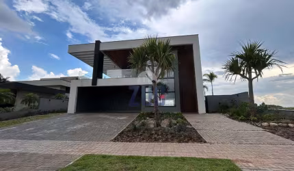 Sobrado à venda em Vinhedo, Monte Alegre, com 4 suítes, com 550 m², Residencial Campo de Toscana
