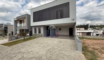 Sobrado à venda em Valinhos, Roncáglia, com 3 suítes, com 233 m²