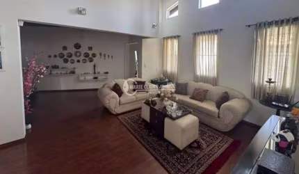 Casa a venda em Atibaia R$ 2.300.00,00