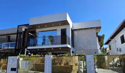 Casa para Venda em Lauro de Freitas, Parque Jockey Clube, 4 dormitórios, 3 suítes, 1 banheiro, 2 vagas