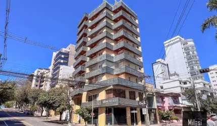 Apartamento 3 dormitórios, 1 suíte, lavabo, sala de cinema e 1 vaga de garagem.