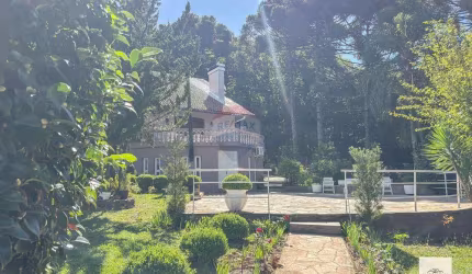 Lindíssima Casa - padrão condomínio fechada - imóvel único e diferenciado.