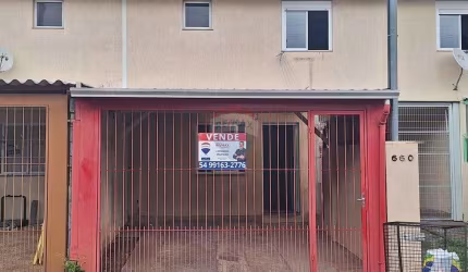 Sobrado - 03 Dormitórios - 02 Banheiros - 01 Vaga - R$245.000,00