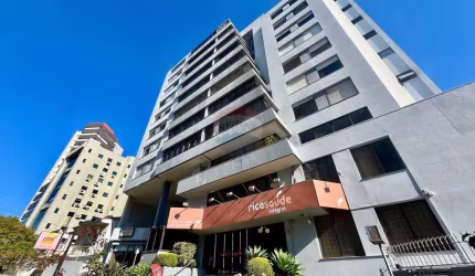 Apartamento no Centro 136m² - 03 Dormitórios - 01 Suíte - 02 Vagas