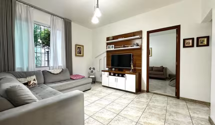 Casa Padrão à venda no bairro Trindade - Florianópolis
