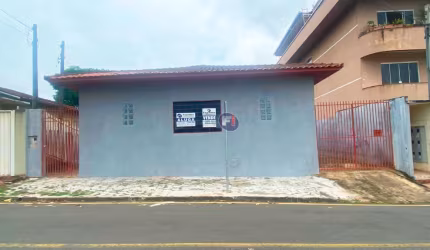 Casa com amplo lote para para Venda!