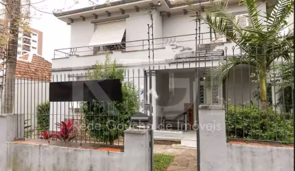 Casa 4 Dormitório(s) Bairro Petrópolis