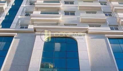 Apartamento finamente mobiliado com vista mar