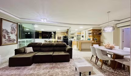 3 Suites e 3 Vagas na Meia Praia!