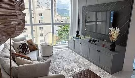 Apartamento de alto padrão finamente mobiliado
