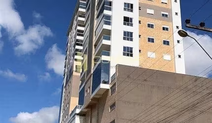 Apto mobiliado 03 Suítes e 03 Vagas, Meia Praia