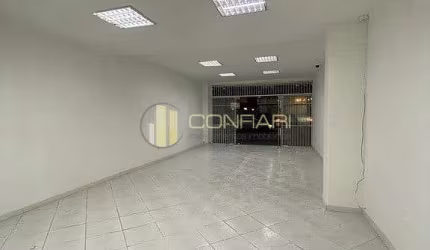 Sala comercial para venda na Meia Praia