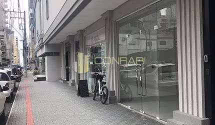 Sala térrea na Meia praia