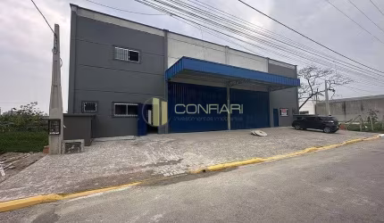 Galpão com mezanino no Morretes