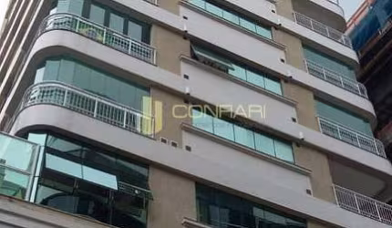 ALUGUEL ANUAL BEM LOCALIZADO NA MEIA PRAIA COM 3 SUÍTES E 3 VAGAS DE GARAGEM