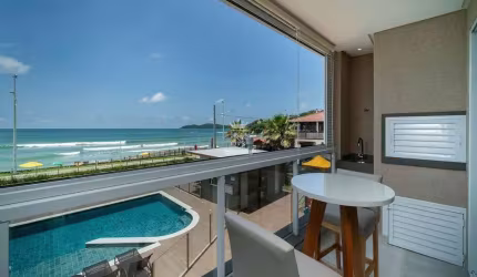 Apartamento Beira Mar na Praia de Bombas 02 suítes
