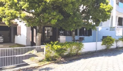 Casa no centro de Bombinhas Temporada