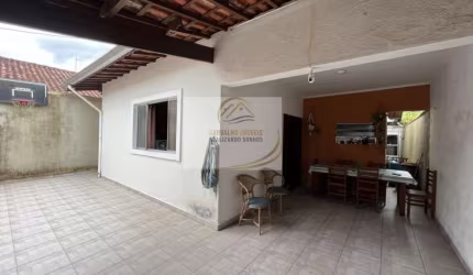 CASA USADA EM EXCELENTE LOCALIZAÇÃO PARA VENDA EM ITANHAÉM!!