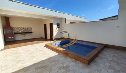 CASA NOVA COM TERRENÃO, ESPAÇO DE LAZER COMPLETO LADO PRAIA PARA VENDA EM ITANHAÉM!