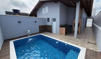 MARAVILHOSA CASA COM PISCINA GRANDE E CHURRASQUEIRA EM ITANHAÉM!!