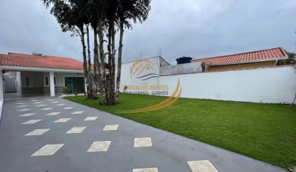 CASA ALTO PADRÃO ÓTIMA LOCALIZAÇÃO PERTINHO DO MAR COM 03 DORMITÓRIOS EM ITANHAÉM!